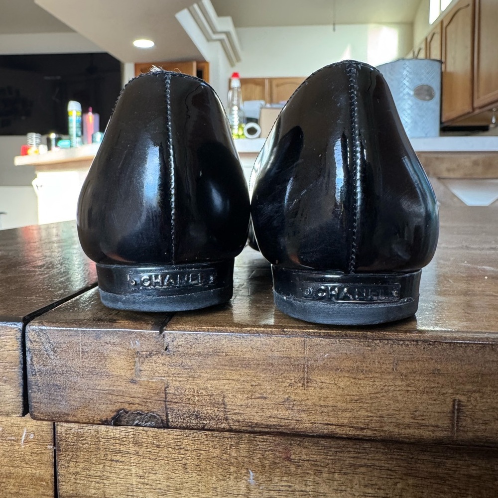 CHANEL Black Patent Cap Toe Flats - Picture 3 of 5